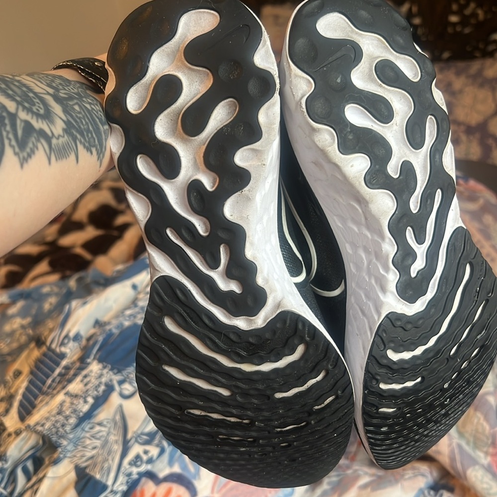 Nike Womens React Infinity Running Flyknit Shoes … - image 6